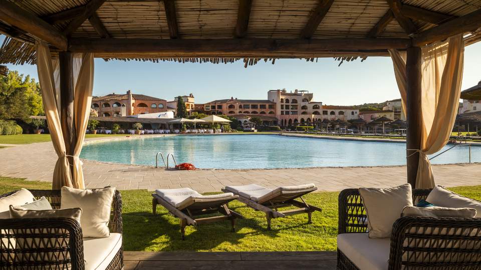 Hotel Cala di Volpe Pool, Hotel View from a Cabana